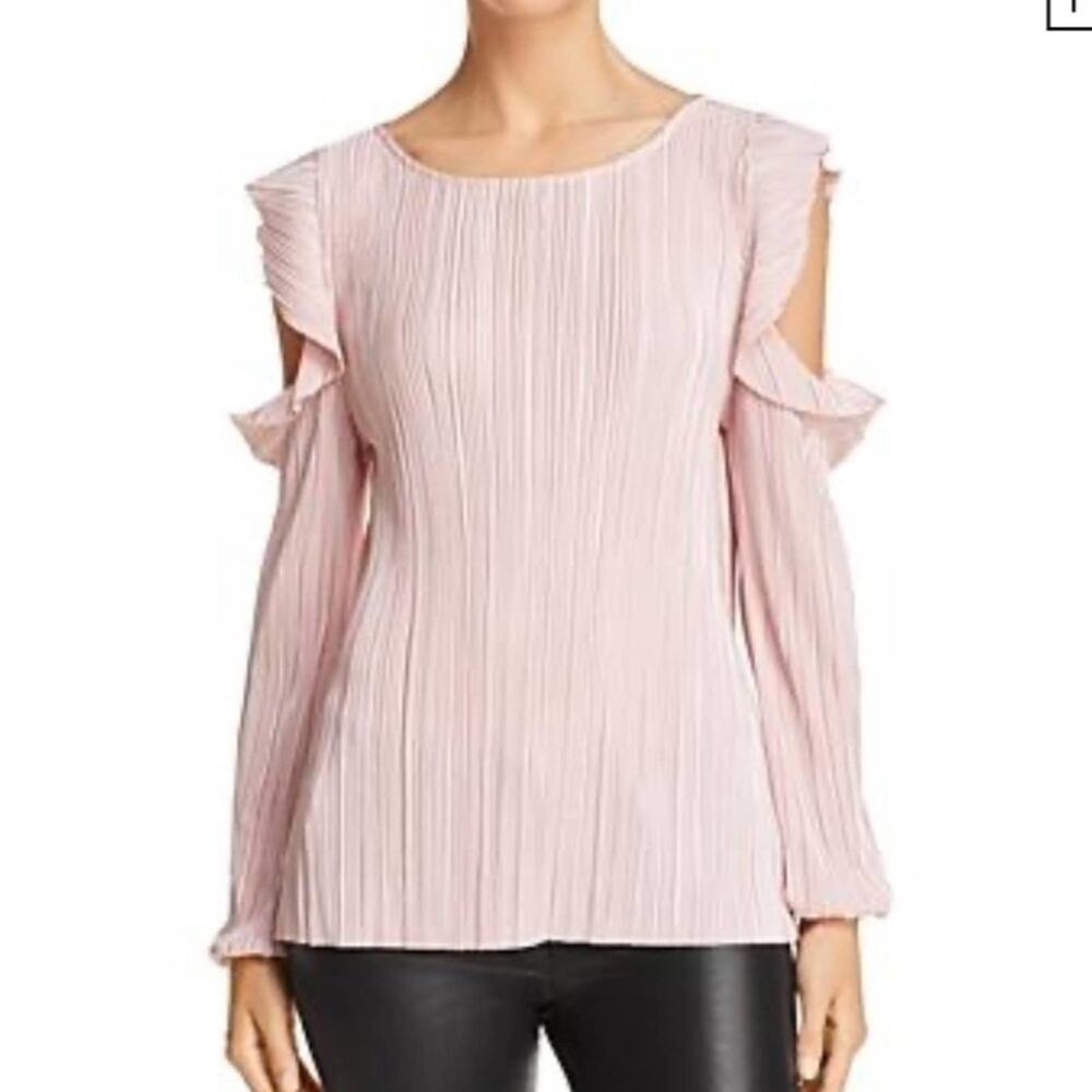 NWT BB Dakota I'm A Professional Plissé Blouse size L Mauve Rose Cold Shoulder